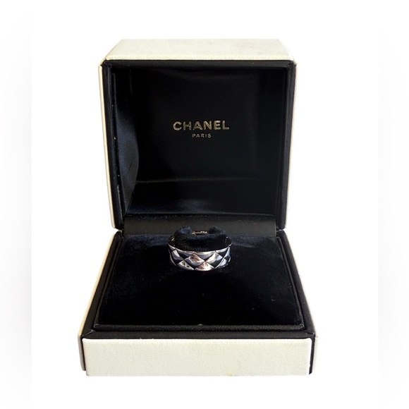 CHANEL Matelasse Quilted Coco Crush Mesh Band Ring 18k White Gold Size 7.75 - Picture 1 of 8